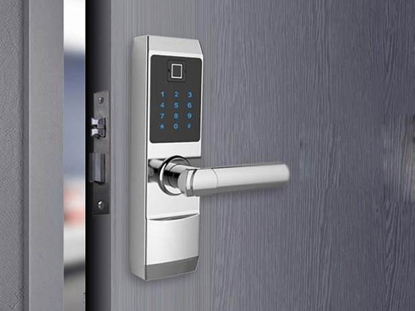 云霄24小时上门开锁公司